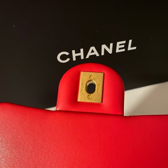 Chanel 2022 Mini Flap Handbag with Pearl Crush Lambskin spring summer collection - Picture 3 of 8